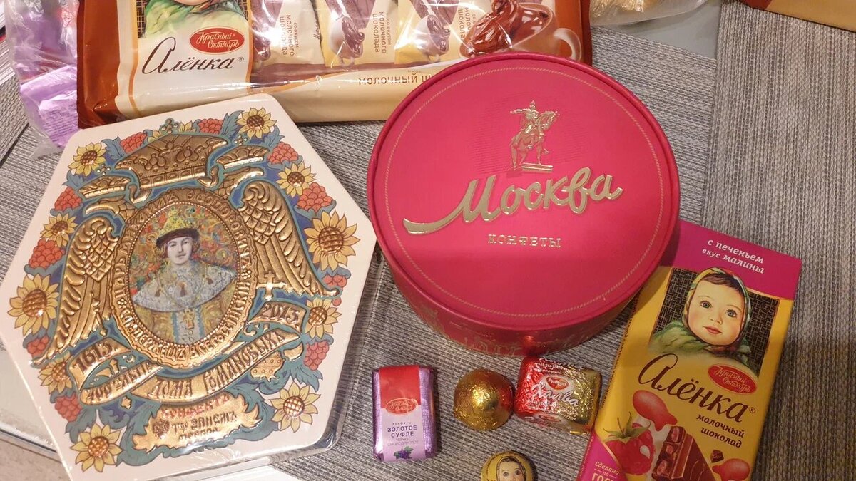 В кофейне при магазине можно полакомиться вкусной выпечкой и пирожными собственного производства. Источник фото: Яндекс Карты. Автор: Helen Elistratova