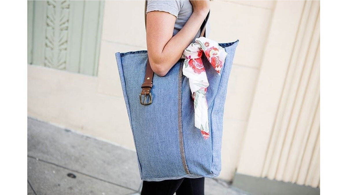 Denim bag. Сумка шоппер из джинсы. Сумка шоппер из джинса. Сумка шоппер из джинсов. Сумка из старых джинсов.