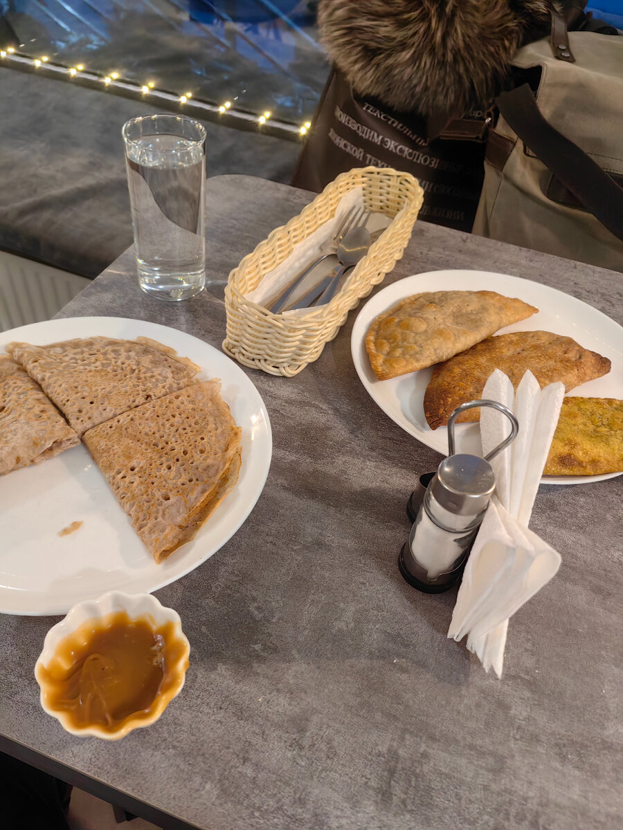 Блинчики с карамелью определенно лучшее, но пирожки-то, пирожки!