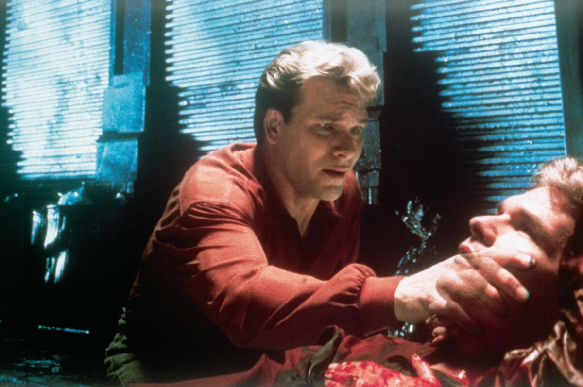 кадр из фильма Привидение (1990)