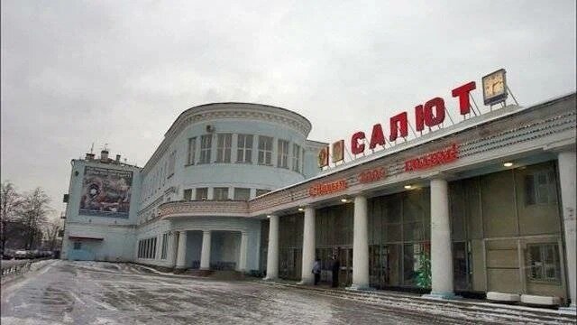 в трех цехах завода 270 станков. на заводе в трех цехах работает 626. 5 всех рабочих фабрики. в цехе работало 480 человек число людей работающих во втором трех цехах. в трёх цехах фабрики работают 480 человек.