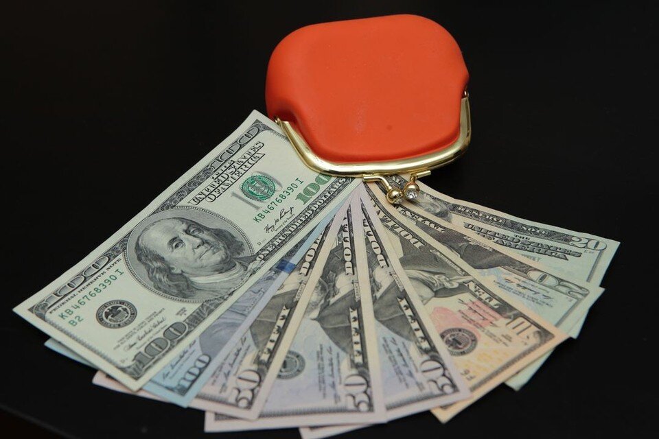 Белорусский рубль к российскому. Деньги кредит фон. Online lenders philippines. Евро нац. Доллар и евро.