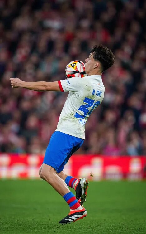 Эктор Форт в матче против Алетика Бильбао