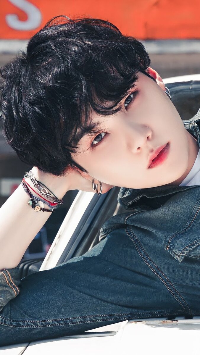 Юнги - биас. 