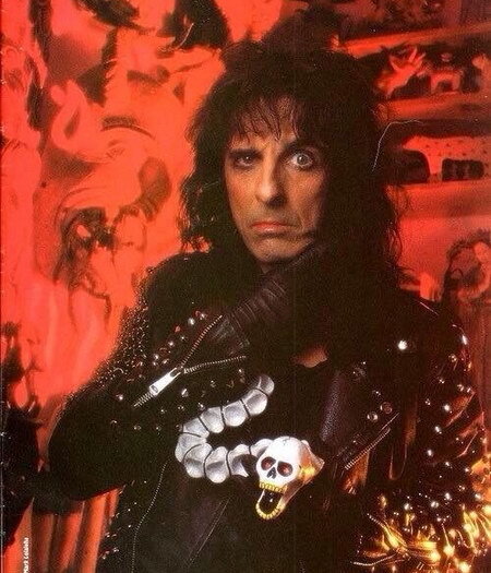 А пойдемте к элис. А пойдемте к элис. Текст песни кто такая элис на русском. Элис элис а кто такая элис. Возьмем и припремся к элис.