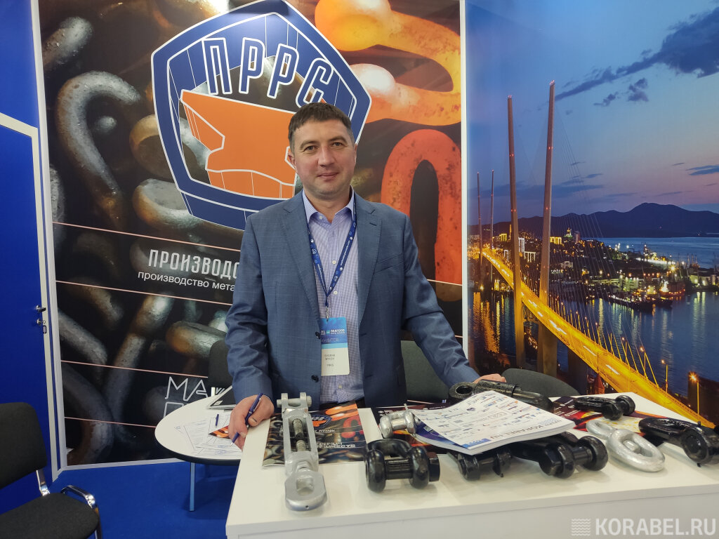 занятый бизнесмен. переговоры. секретарь помощник руководителя. помощник руководителя. руководитель предложение.