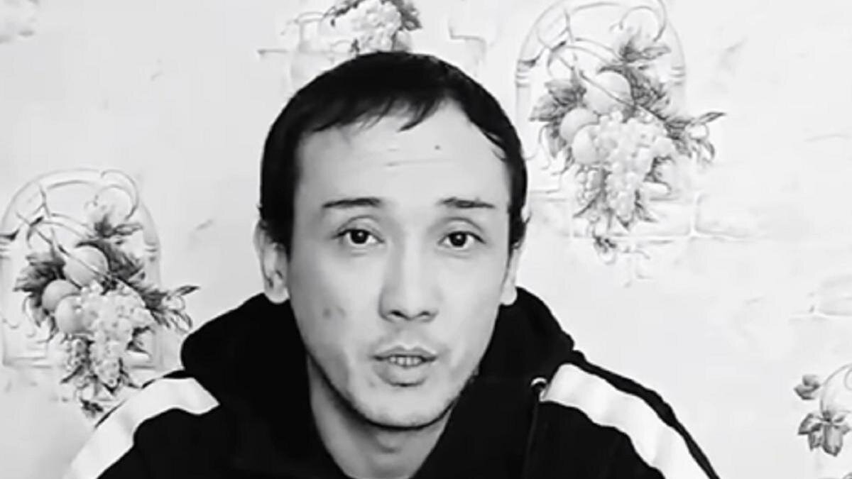 нападавший на журналиста. нападавший на журналиста. два таджика напали на полицейских. нападавший на журналиста. репортера избили в турции.