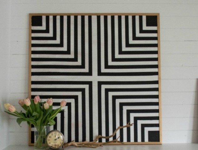    Геометрия на стене   
Источник: «Unexpected elegance»