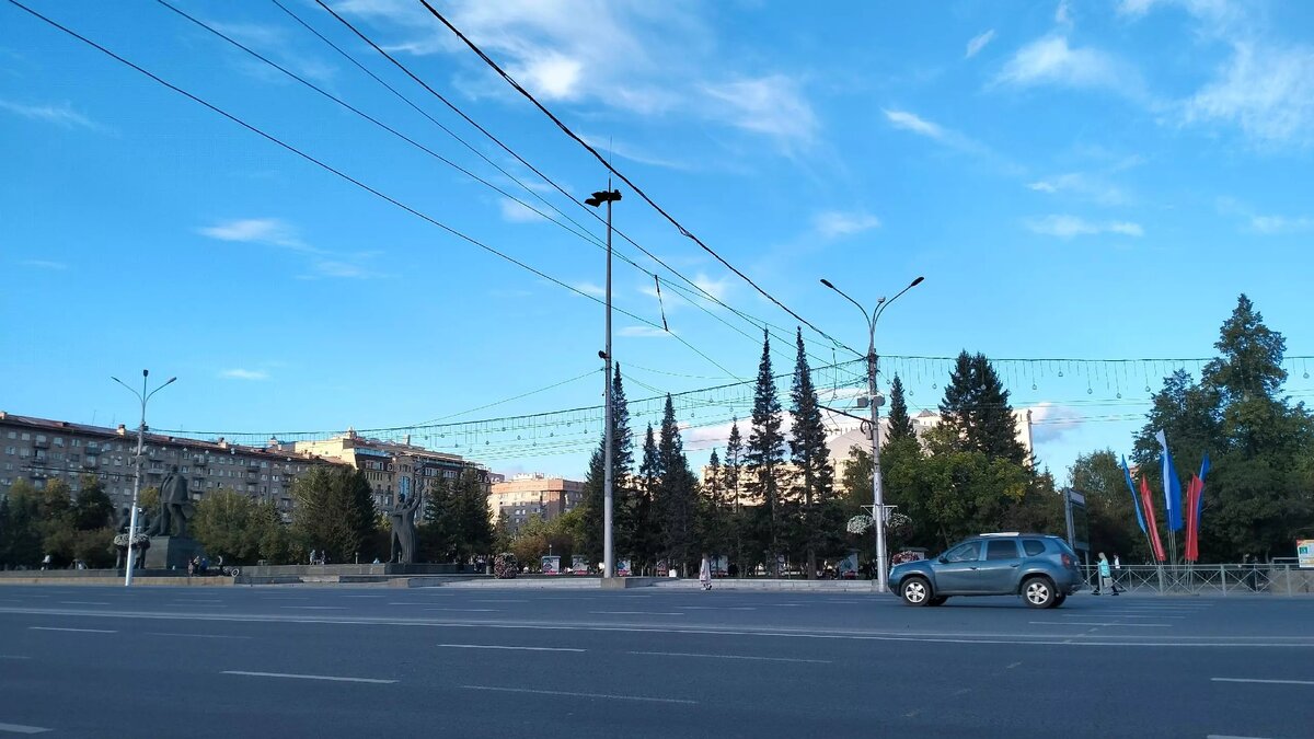 На нескольких участках улиц в Новосибирске автомобилистам запретят парковку  | Atas.info | Дзен