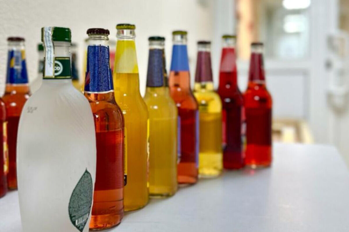 Красное белое сыктывкар работа. Октябрьский проспект красное белое. Красное и белое требуются сотрудники. Эжва красное белое. Красное белое бумажников 26.