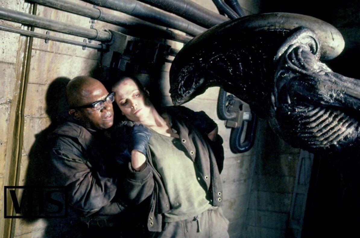 обложка к фильму чужой 3. читать чужой 3. чужой 3 1992 постер. алан дин фостер пришелец. а́лан дин фо́стер нечто.