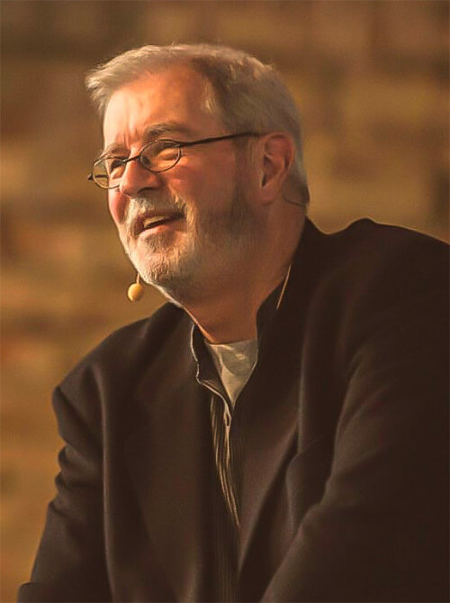    Питер Стивенс   
peterstevensdesign.co.uk