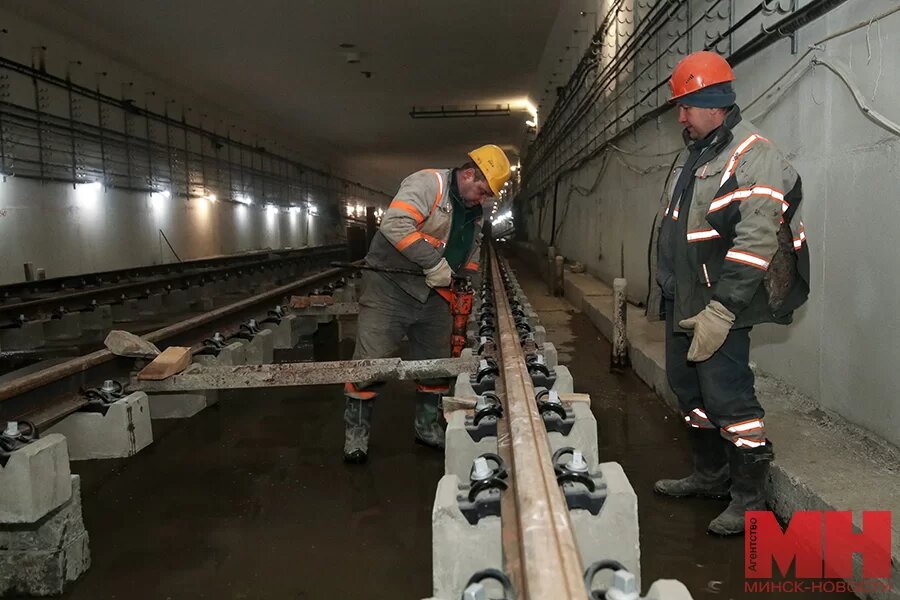 15 ноября 1955 года открылся ленинградский метрополитен. открытие метрополитена. 1935 - открылась первая линия московского метрополитена. солнцевская линия поезда. открытие новых станций метро.