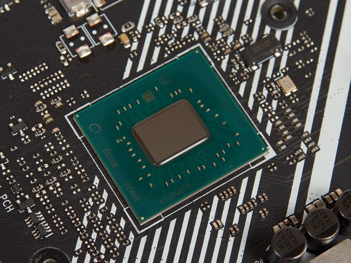    «Гравитон» показала российскую «материнку» для процессоров Intel