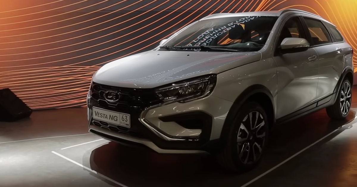 частное такси. перекус таксиста петергоф. взяла на клык у таксиста. взяла на клык у таксиста. таксист и пассажирка.