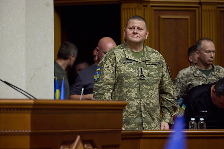    Важнейшей новостью этой недели, связанной со специальной военной операцией, стала весть о внезапном увольнении с должности главнокомандующего ВСУ Валерия Залужного Фото: © Ukrainian Presidential Press Off / Keystone Press Agency / www.globallookpress.com