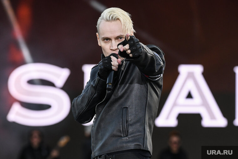 Влюбленные расстаются. Он встречается с другой песня. Он встречается с другой песня. Он встречается с другой песня. Любовь на всю жизнь.