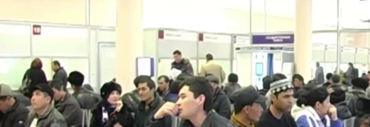 Эмигранты и беженцы. Трудовые мигранты. Мигранты в россии. Мигранты в россии. Гастарбайтеры в россии.