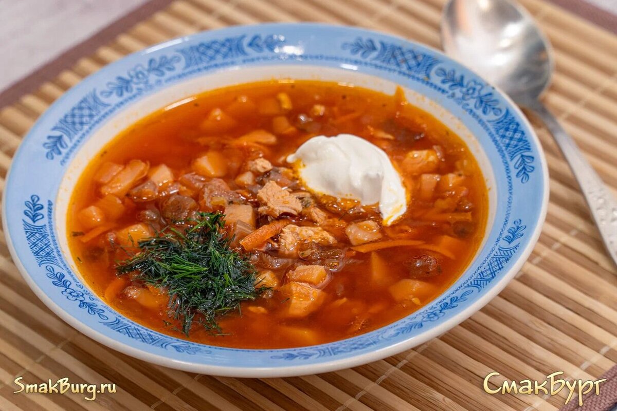 Диетический борщ с курицей и сельдереем во всей красе. Угощайтесь, друзья!