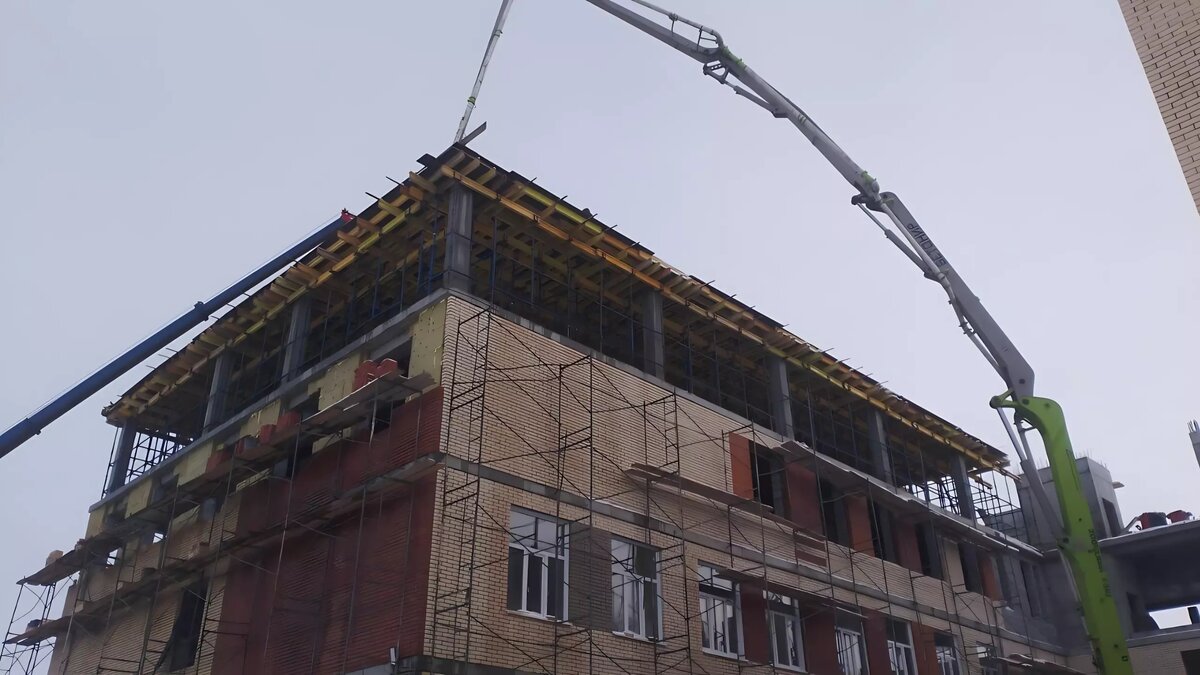     Сдать объект, который в настоящий момент готов примерно на 40%, следует до 31 октября 2024 года.