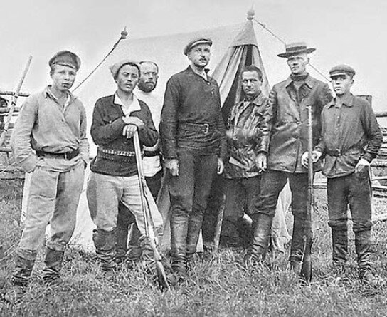 С. Обручев и другие участники экспедиции, 1925 год. фото из rg.ru