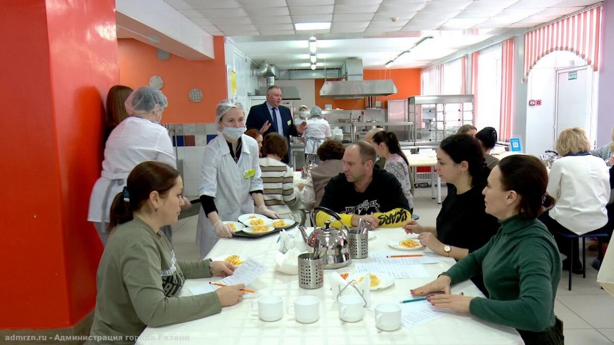 школа 28 курск курск учителя. директор школы номер 28. некрасова ольга яковлевна. директор школы номер 28. школа номер 1353 учителя.