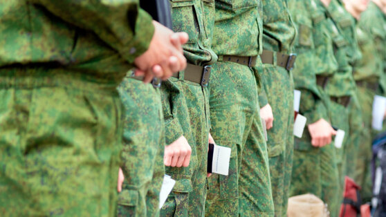    Для получивших гражданство РФ предложили поднять призывной возраст до 50 лет Ирина Петрова