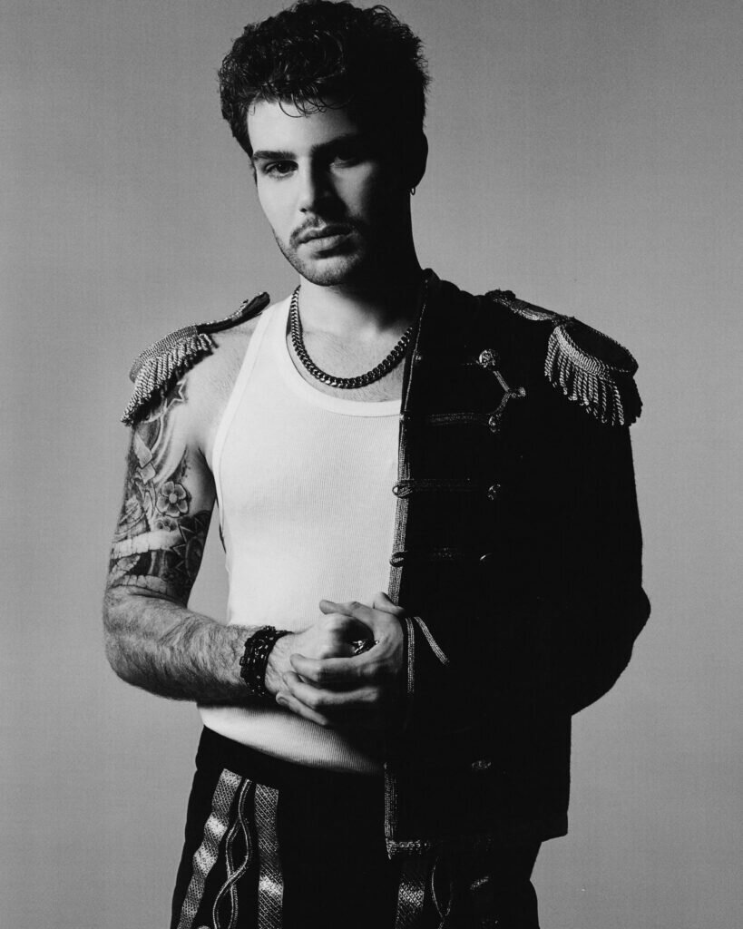 Лео канделаки фото. Лео канделаки. Лео канделаки. Лео канделаки. Лео канделаки постучись.