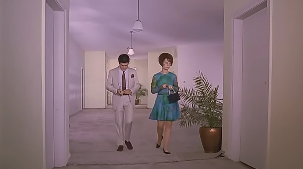 зеркальный лабиринт пикаболо. Cosmozar водный стадион. куда можно сходить на 14. куда можно сходить на 14. красивые и интересные места в москве для подростков.