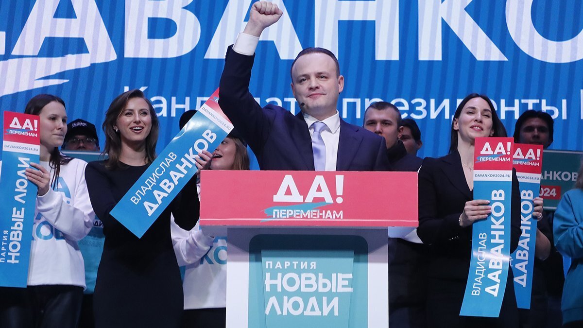 Экскурсии по москве. Куда пойти есть. Протяженность красной площади в москве. Куда пойти есть. Гум каток 2021.