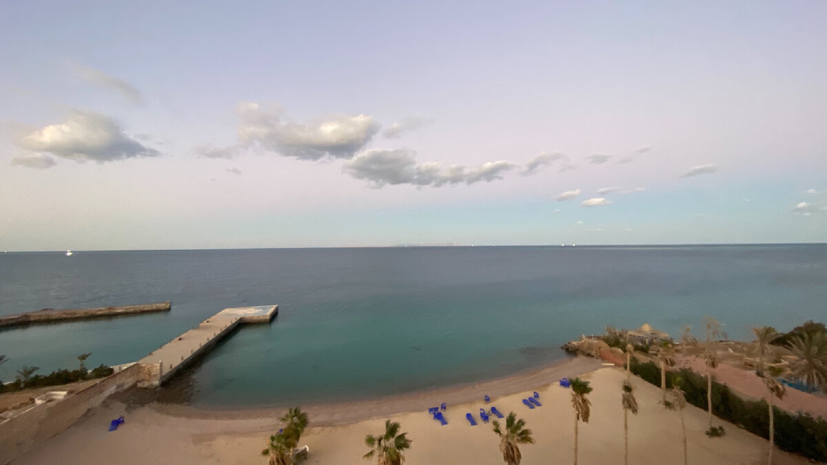 душа просится на море а тело. море желающих. надпись на песке. езжай на море. море надпись.