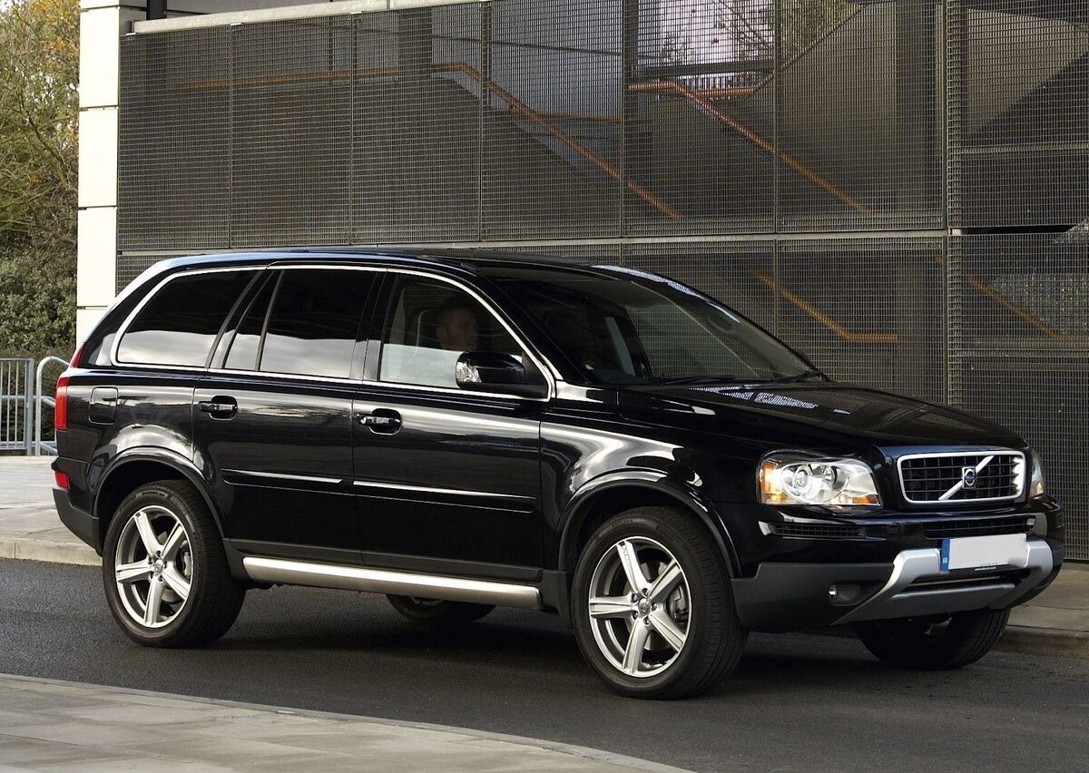Volvo XC90 - надежный автомобиль, популярный на вторичном рынке