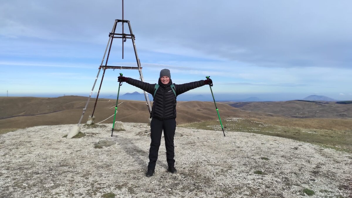 собаки для квартиры. ньюфаундленд порода собак с человеком. тибетский мастиф гигантский исполин. огромный подойти. пешеходный мира красноярск.