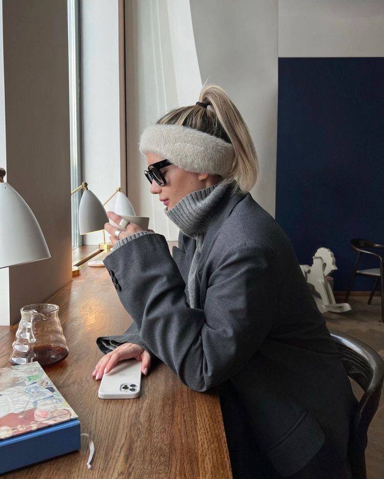 Давай что нибудь полегче. Давай что нибудь полегче. Что нибудь интересное. Придумать шутку. Смешные комиксы.