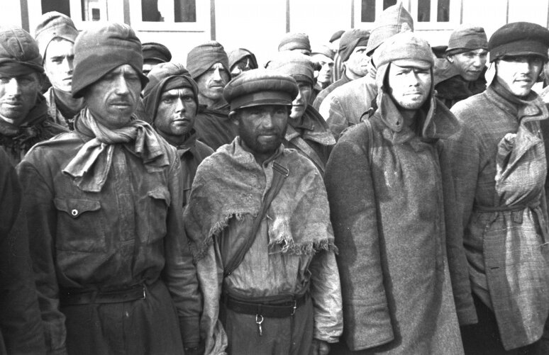 Военнопленные, прибывшие в концлагерь Маутхаузен 