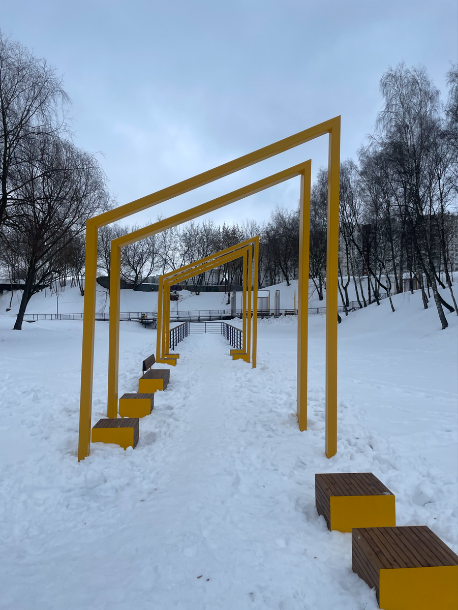 Зимняя москва. Вднх зимой каток. Места москвы которые стоит посетить зимой. Зимний город москва. Лежной город на поклонной горе.