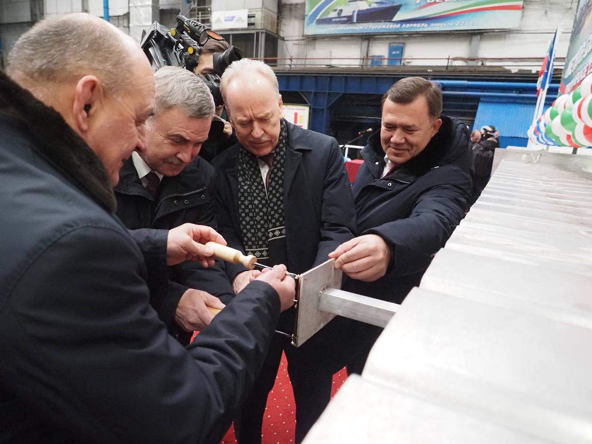 Завод им горького зеленодольск. Стапель зеленодольский судостроительный. Завод горького зеленодольск. Завод горького зеленодольск цеха. Судостроительный завод им горького зеленодольск.