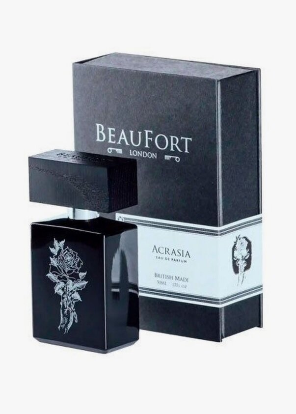 Вы знаете, бывают такие флаконы, что только из-за них одних аромат уже хочется купить. Тут это не так. Фото из интернета.