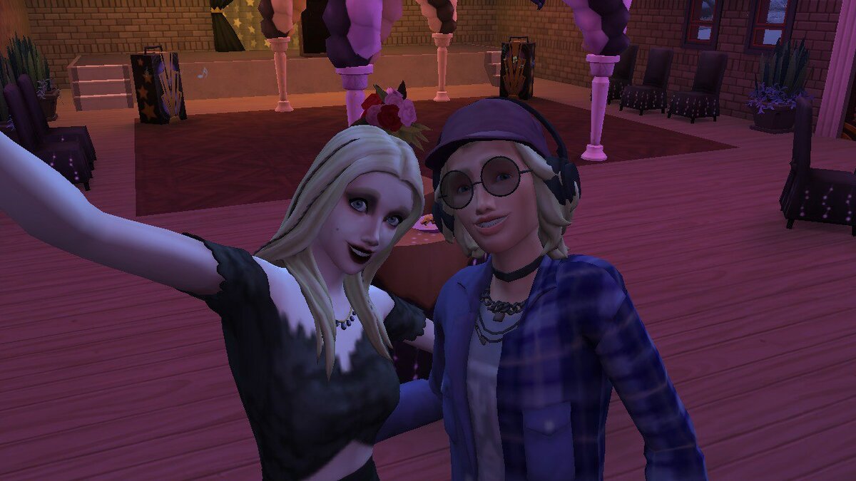 Эллиман и Ноэль на выпускном