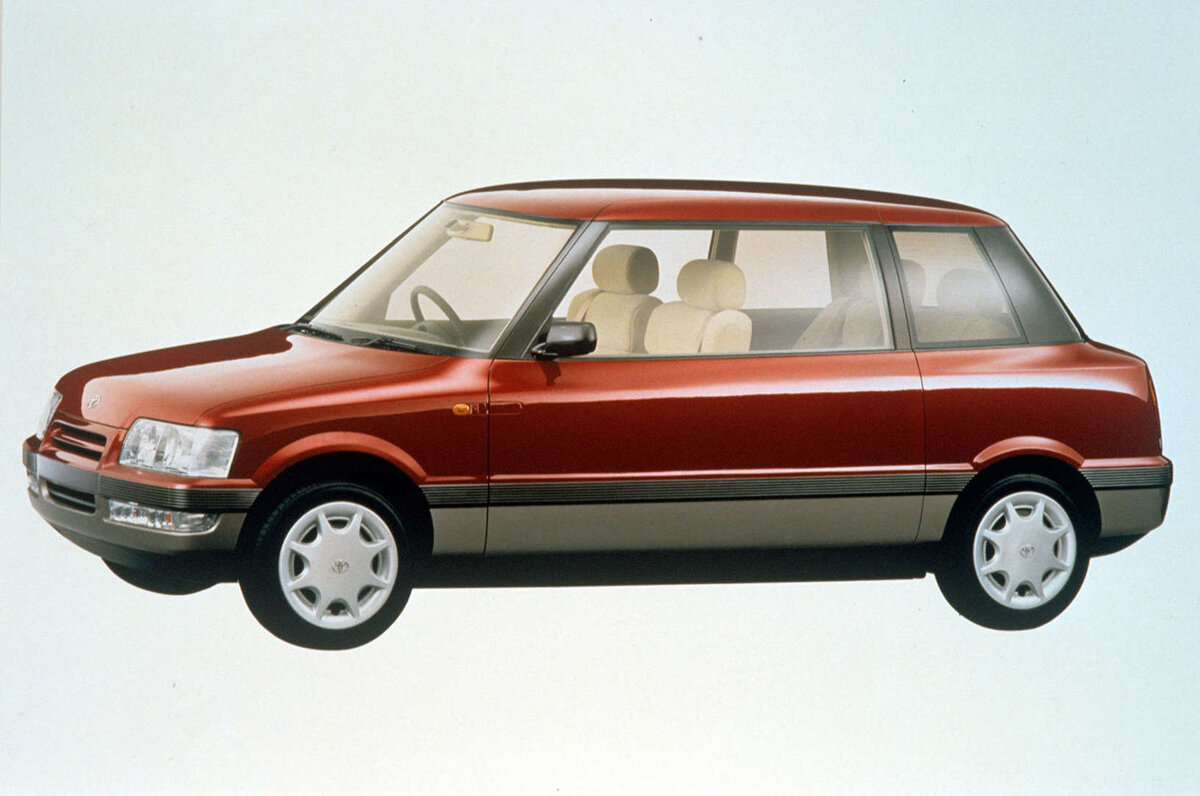 Тойота Раум (1993)

Toyota объявила его «практическим предложением для семейного автомобиля следующего поколения», но, к счастью, этот прогноз оказался неточным.