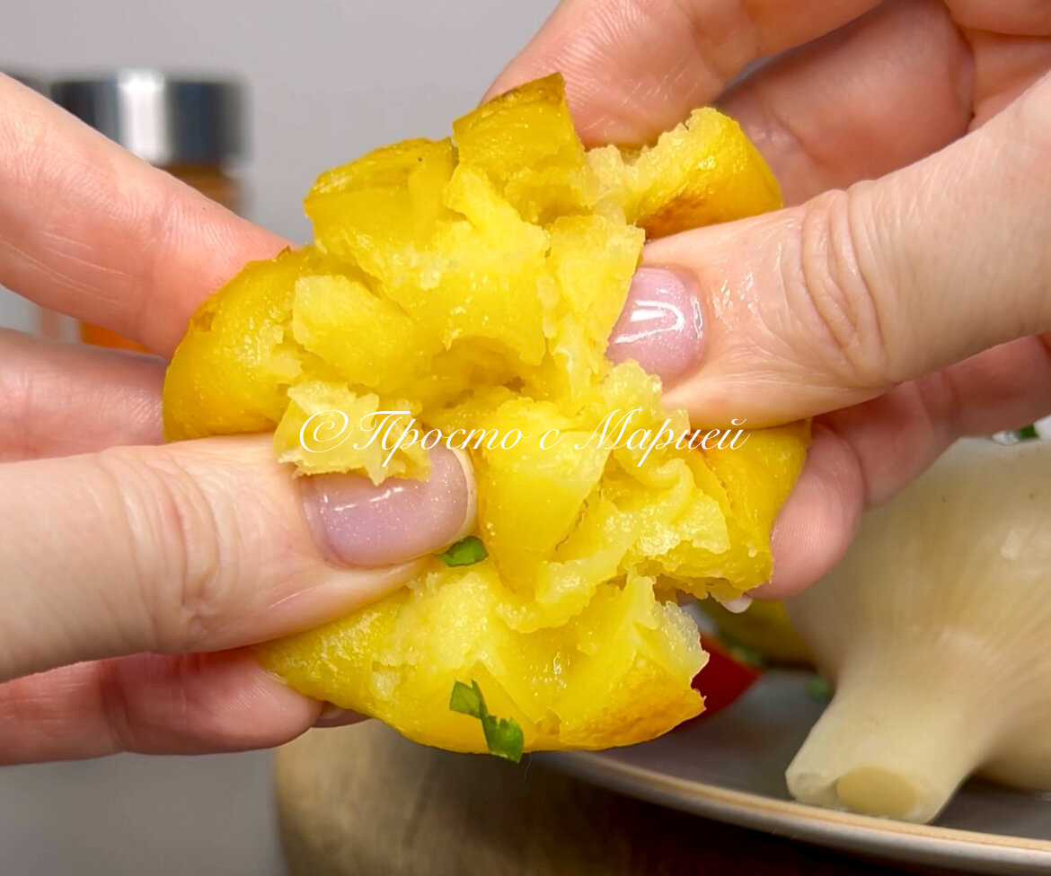 Картофель в пакете в микроволновке. Картофель в микроволновке. Картошка в мундире в микроволновке. Печёный картофель в микроволновке в мундире. Рукав для картошки в микроволновке.