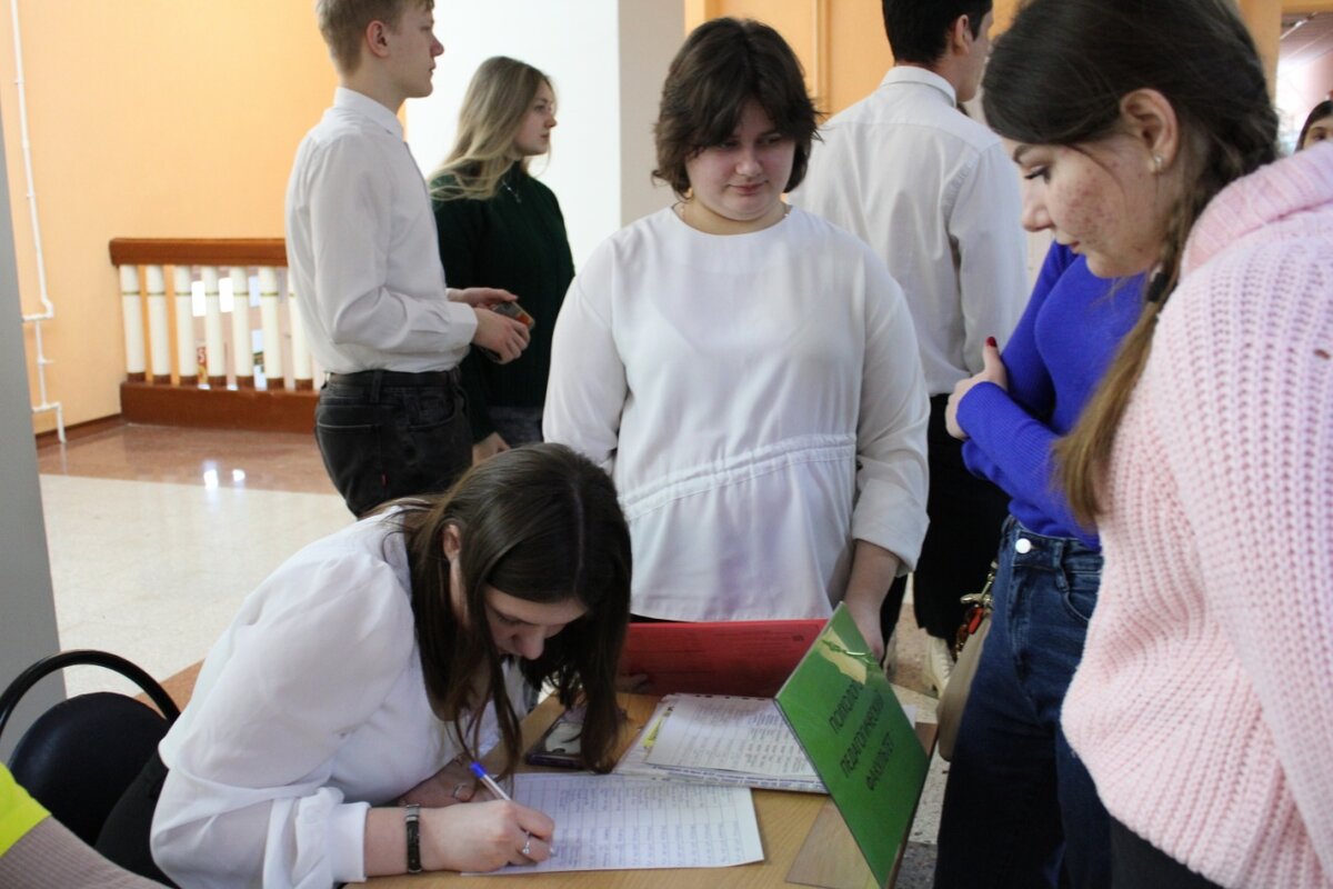 "Зимние каникулы в ВГПУ" – это отличная возможность для школьников определиться с выбором будущей профессии.-2