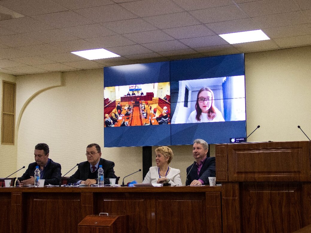 Профиль слушателя. Психологический тренинг. Графический профиль идеальный профиль слушателя. Психологический тренинг. Разговор двух мужчин.