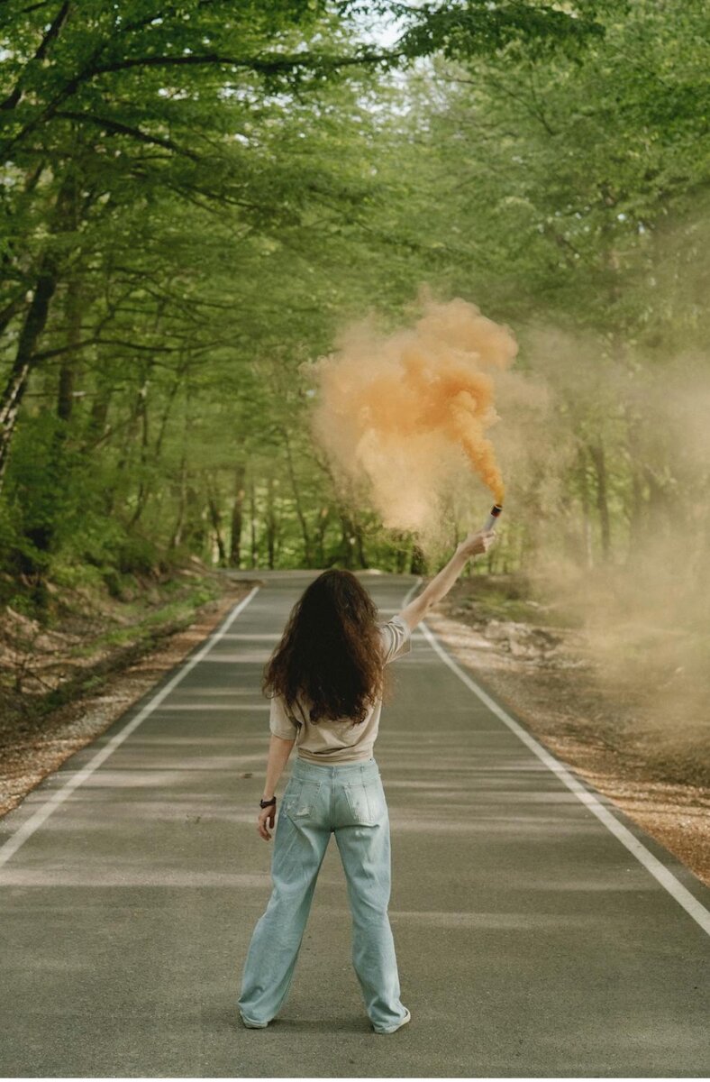 Что же важней для вашего будущего ребенка, когда вы осознаете, что готовы к его появлению, я скажу максимально искренно: ваше внимание, любовь и желание провести вместе с ним хорошие годы, пока он не стал взрослым.  