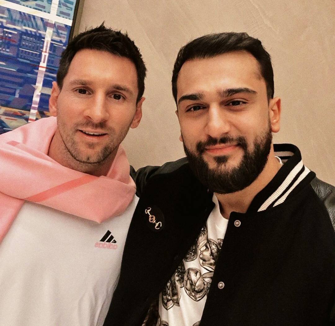    Месси и Jony в Эр-РиядеСоцсети Jony