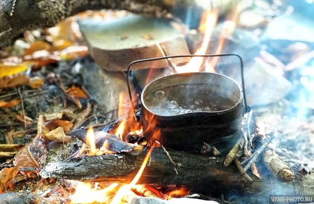 В котелке вода вскипала