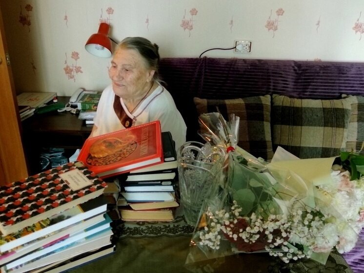 Ах чичиков спектакль тольятти. Комедия тверь программа. Комедия тверь программа. Телепрограмма тв. Паулина андреева спектакль 13d.