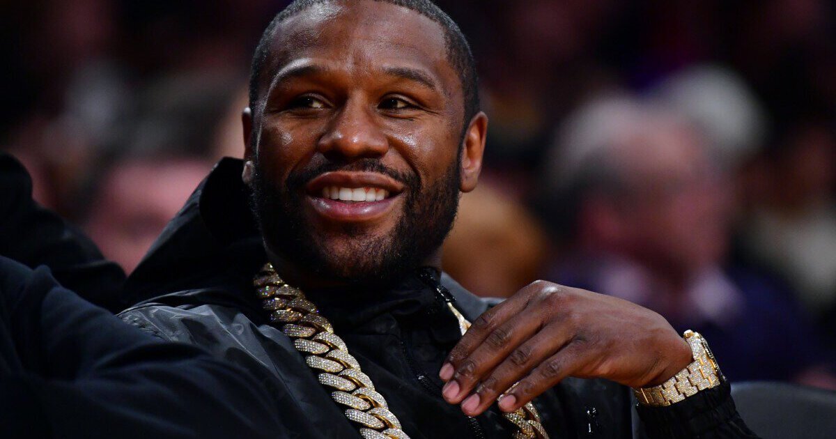 First Fight Floyd Mayweather in professional career