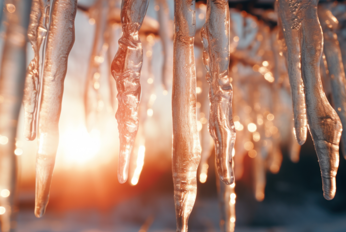 Сосулька картинка. Crisp snow freezing. Пластина льда. Ледяная тарелка. Автомобиль зимой.