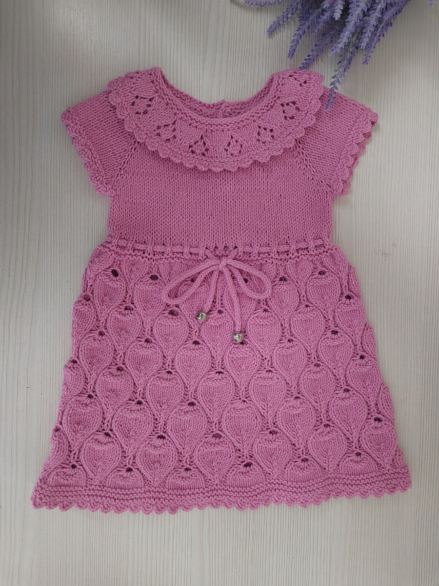 Платье связано из полухлопка на возраст 6-9 месяцев. Цена 1500 рублей 